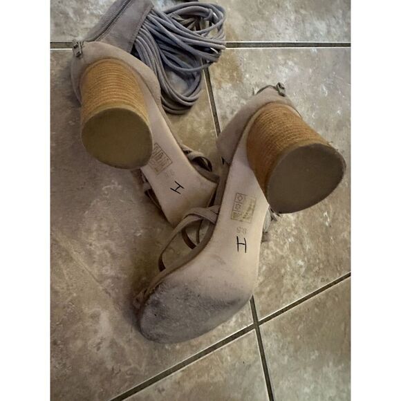 Jeffrey Campbell 9.5 Suede Fringe Tassel Block Sandals - Picture 4 of 6